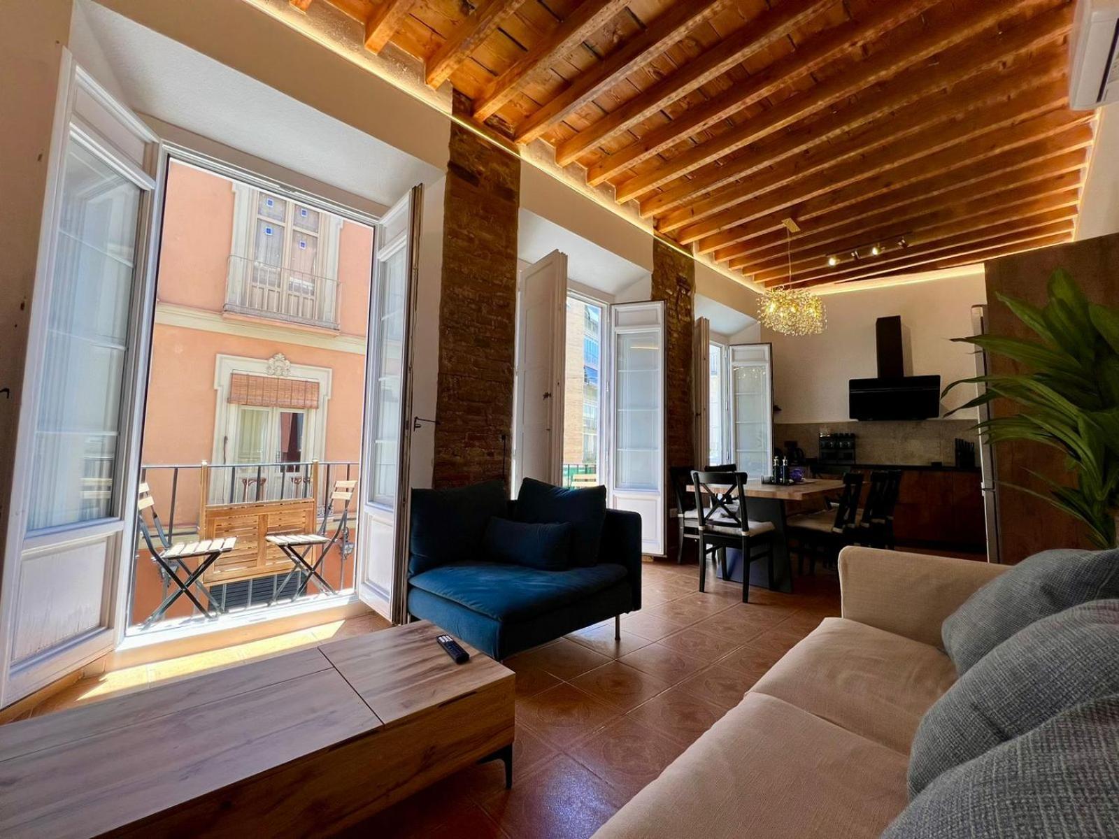 Casa Naty, Espacioso Renovado Apartamento En El Centro De Málaga Exterior foto