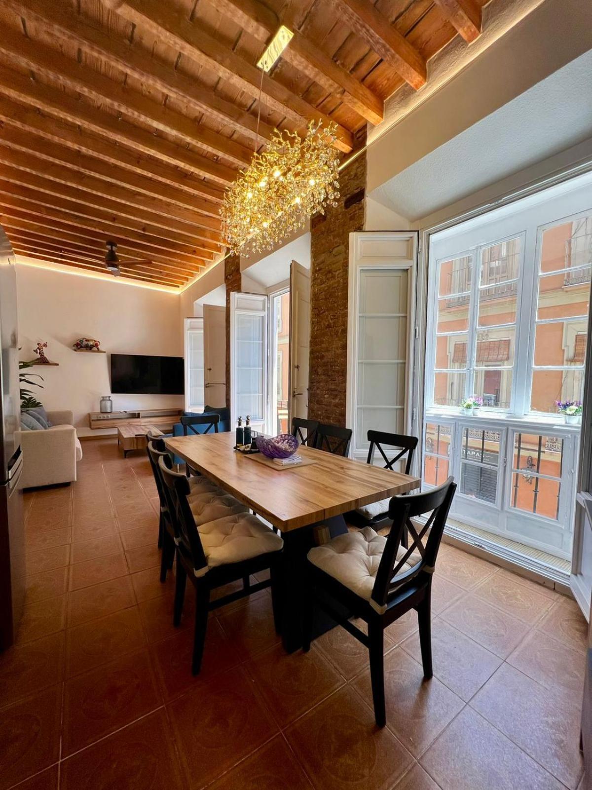 Casa Naty, Espacioso Renovado Apartamento En El Centro De Málaga Exterior foto